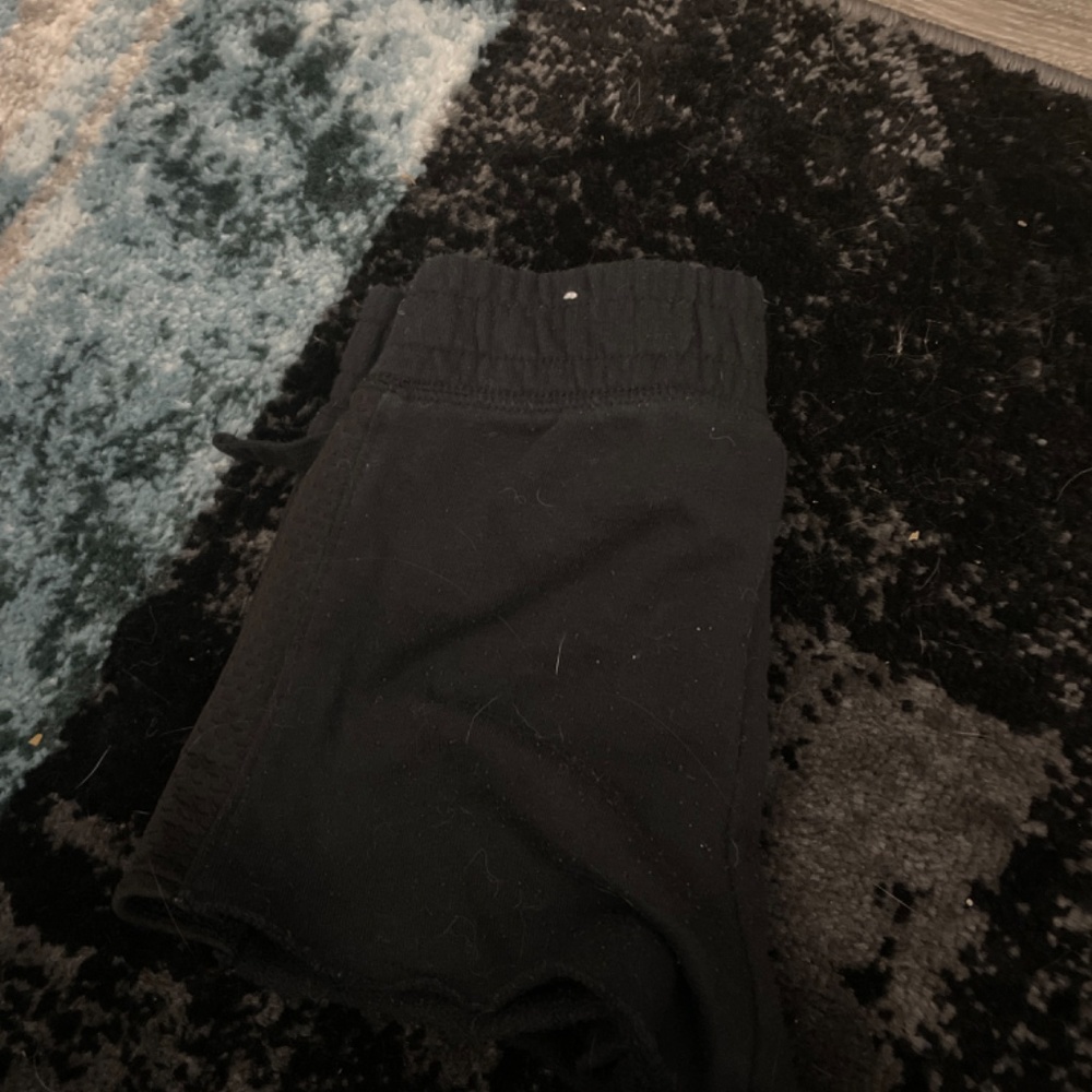 Shorts - Picture 3 of 4